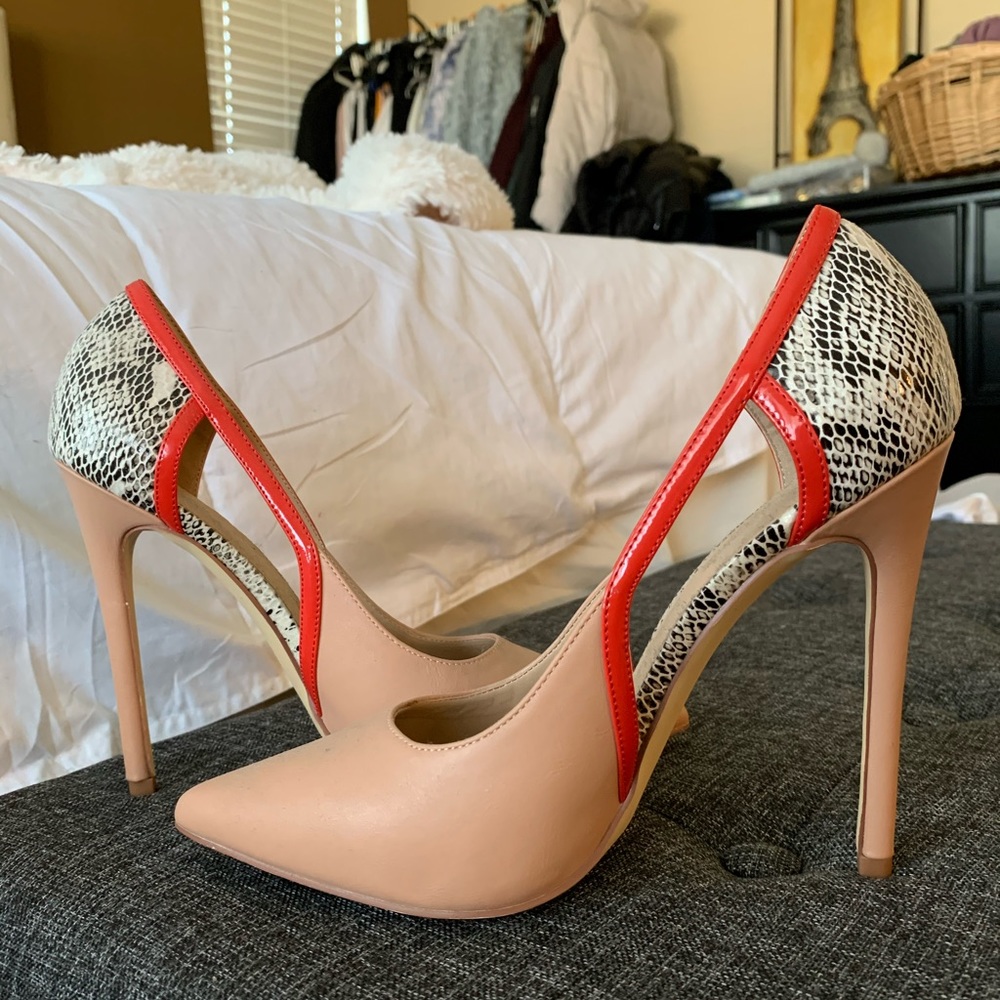 Shoedazzle Heels With Red and Snakeprint
